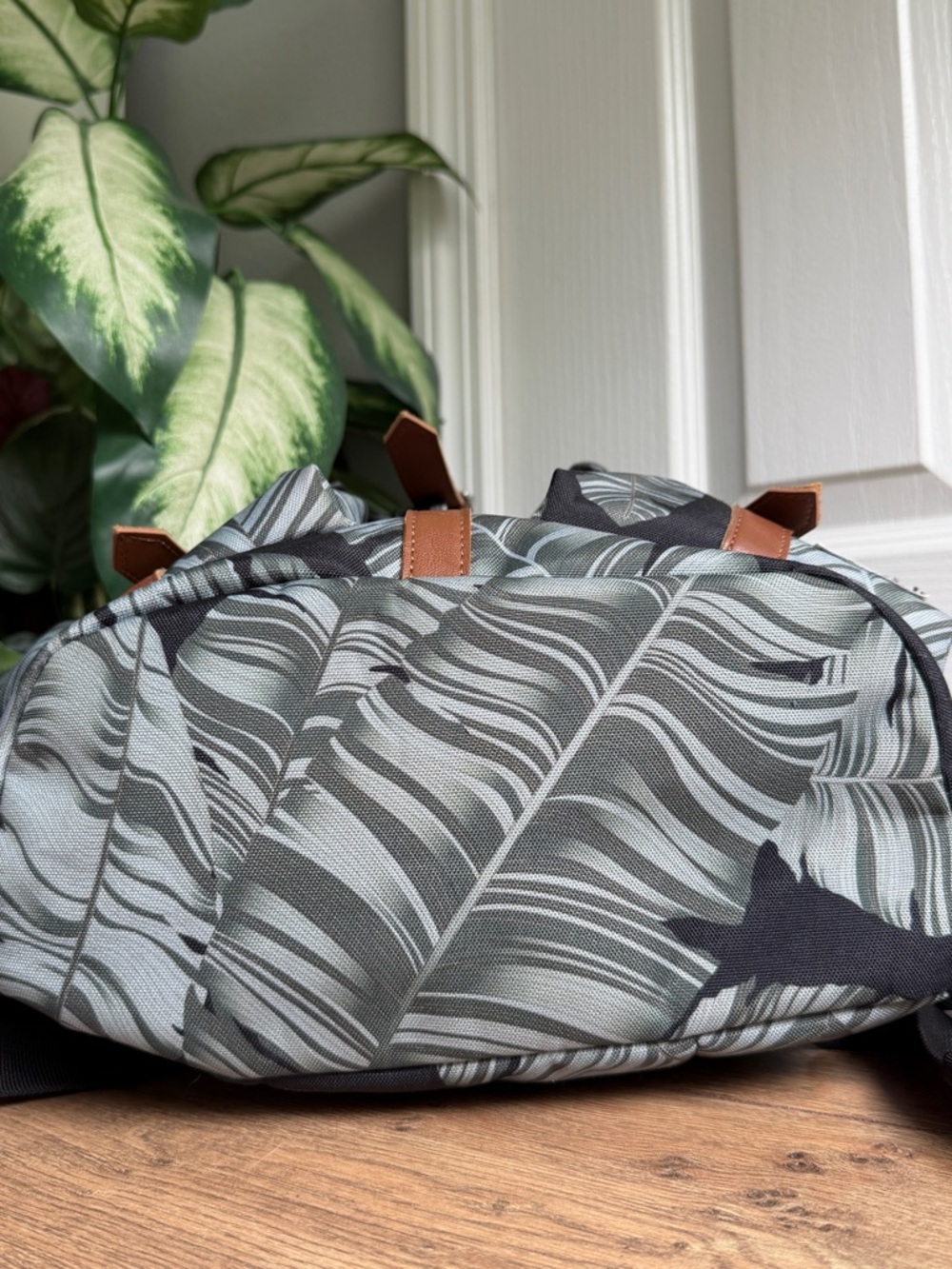 The Herschel Supply Co. Dawson Tropical Retreat Unisex Backpack - School Bag - Picture 13 of 15